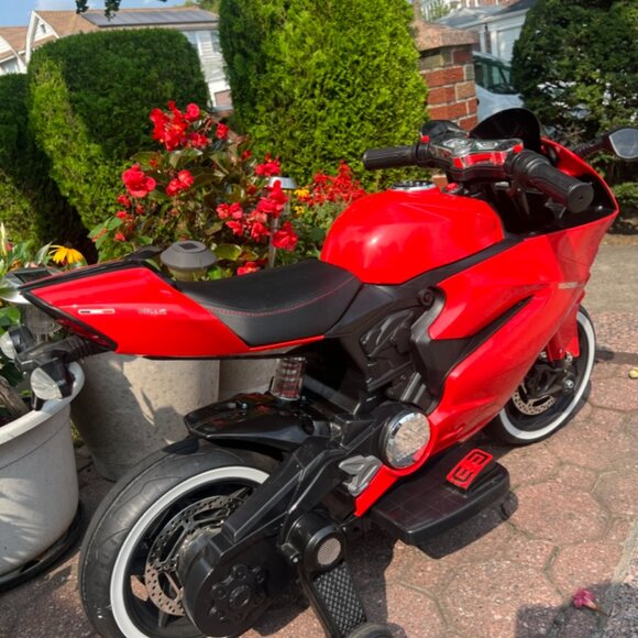 24V Ducati Kid Motorcycle Street Racer Ages 7-10 ASTM F963 Compliant - Picture 3 of 5